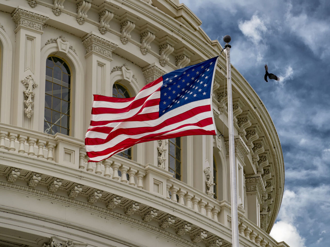 Конгресс США окончательно одобрил выделение $12,3 миллиарда для Украины.