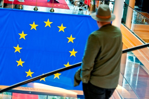 Если вступление Украины в Евросоюз рассматривается сейчас лишь в отдаленной перспективе, то другая восточноевропейская страна — Албания — вскоре может официально получить статус кандидата в члены ЕС.