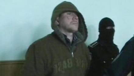 Refuzând să comenteze această situație, avocatul lui Nichifor a luat-o la fugă înainte să fie luat la întrebăride jurnalişti.