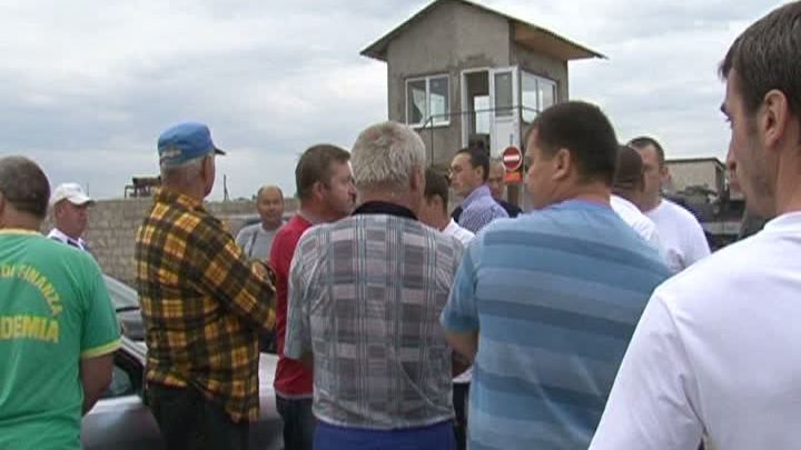 Scandal în satul Prajila: Oameni, fără bani pe arenda terenurilor