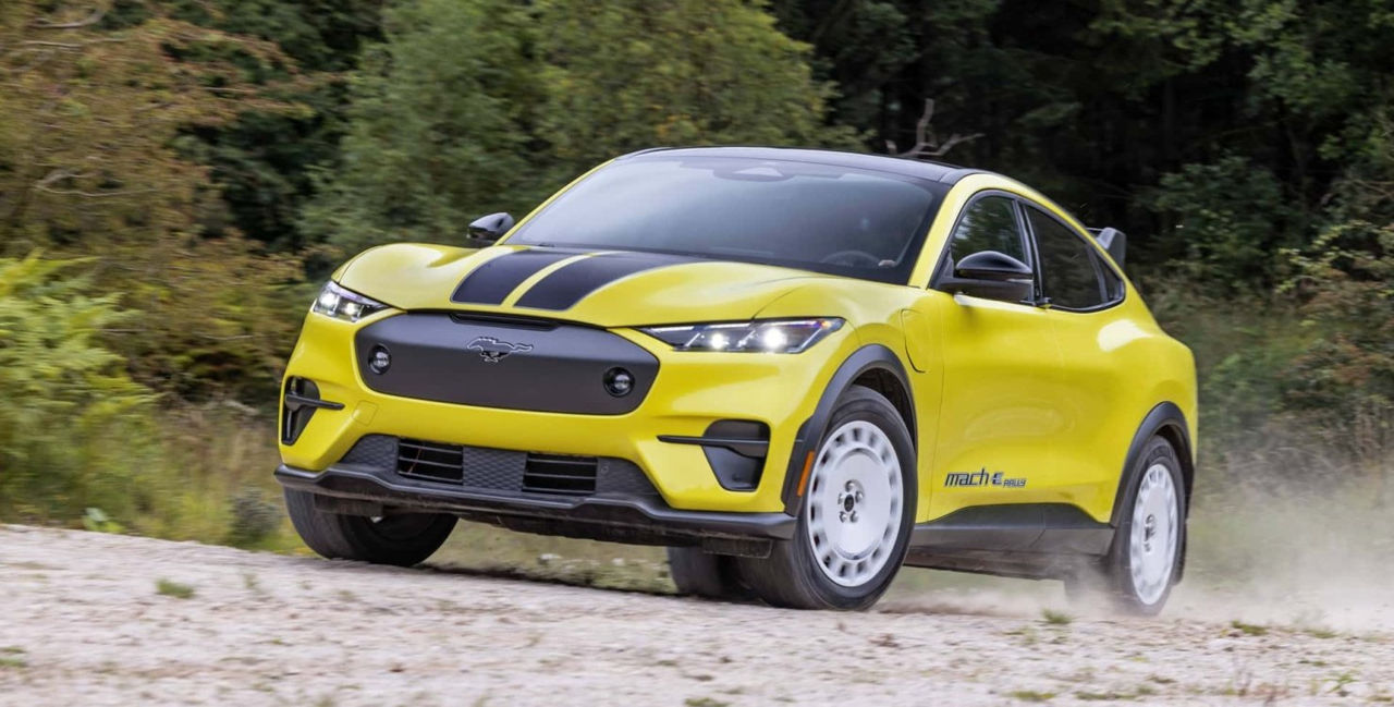 Ford презентовал экстремальный электрокроссовер для бездорожья.