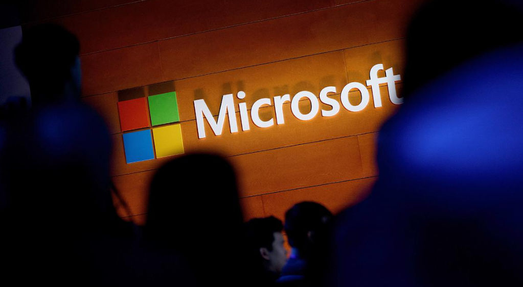 Microsoft ужесточит меры безопасности после атак хакеров.