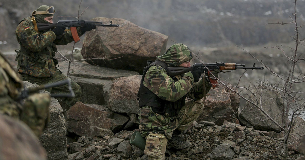 Глава Луганской ОВА: Войска РФ вошли в город Кременная, там начались уличные бои.