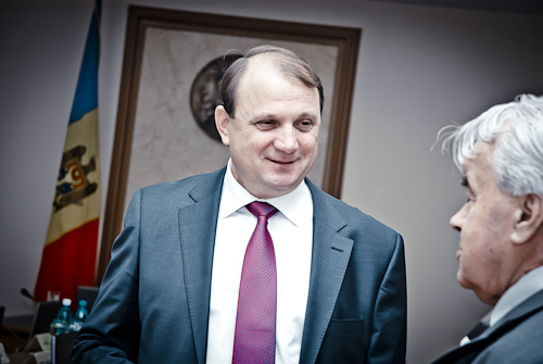 Министра сельского хозяйства и пищевой промышленности Молдовы Василий Бумаков с почетным консулом Молдовы в Индии с резиденцией в Нью-Дели Пуршотамом Бхаггерия.