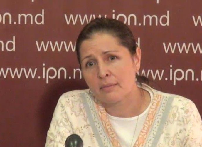 Жена турецкого учителя - Додону: Вырезали дверь и перелезли через забор.