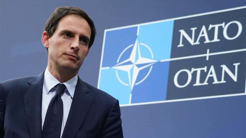Министр иностранных дел Нидерландов Вопке Хукстра.