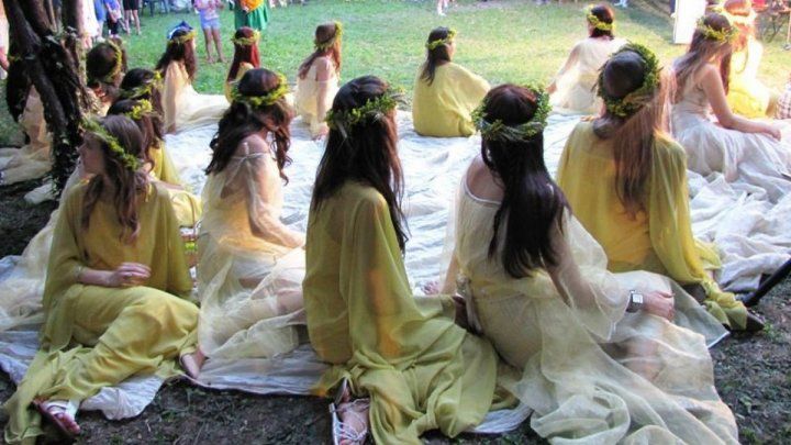 В селе Леордоая на берегу озера прошёл традиционный фестиваль добрых фей.