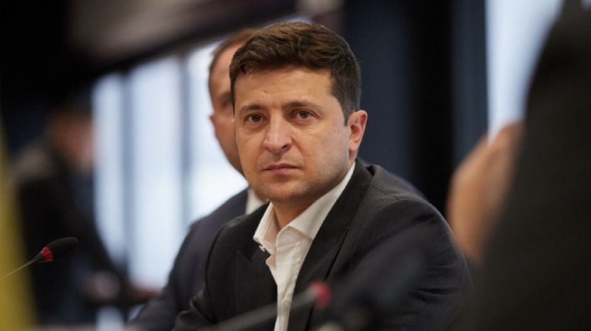 Партия Порошенко потребовала от Зеленского выселиться из госрезиденции.