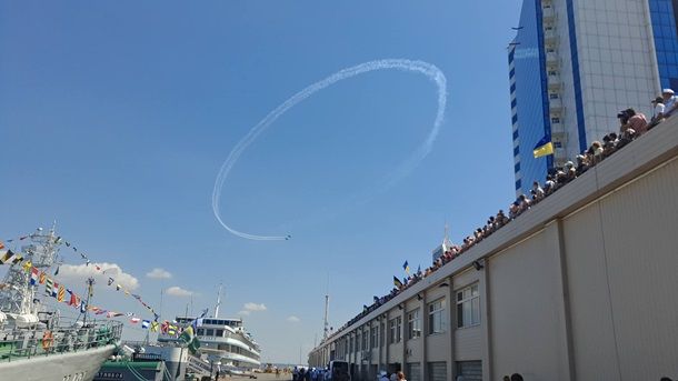 В воскресенье, 3 июля, на одесском морвокзале начались торжественные мероприятия по случаю Дня ВМС.