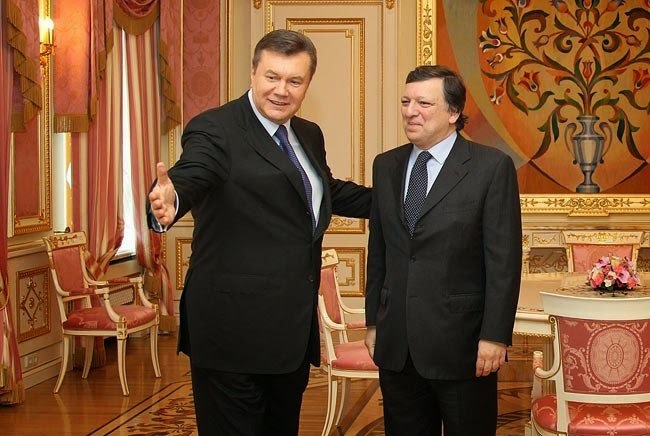 Официальные лица ЕС рассчитывают, что соглашение будет подписано на двустороннем саммите, который может состояться весной 2014 года.
