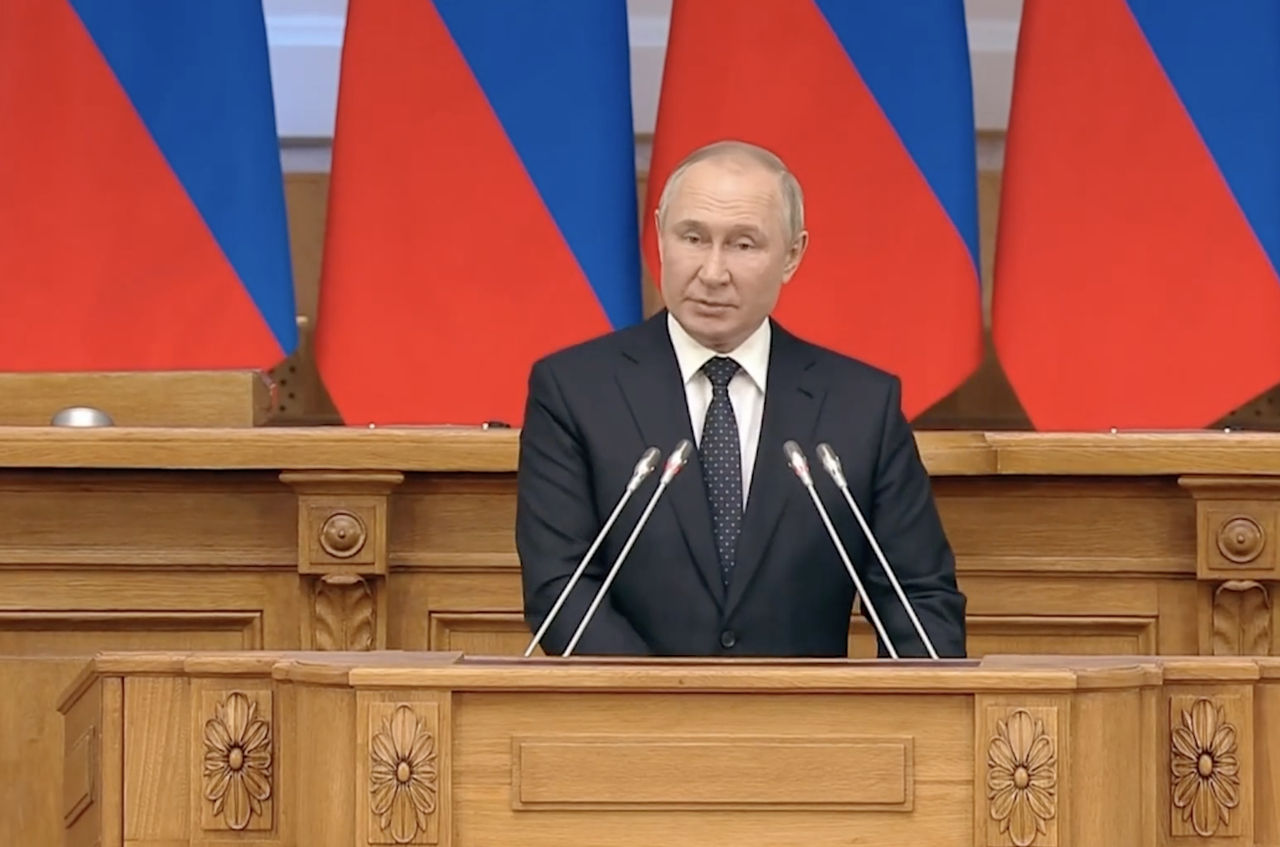 Путин пообещал «молниеносный ответ» Западу на попытки вмешаться в войну.