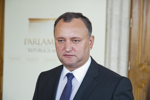 Poziția Partidului Comuniștilor și a liderului acestuia, Vladimir Voronin, este stranie în ultimul timp, afirmă președintele PSRM, Igor Dodon.