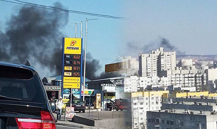 Вблизи столичного автосервиса загорелся склад отходов.