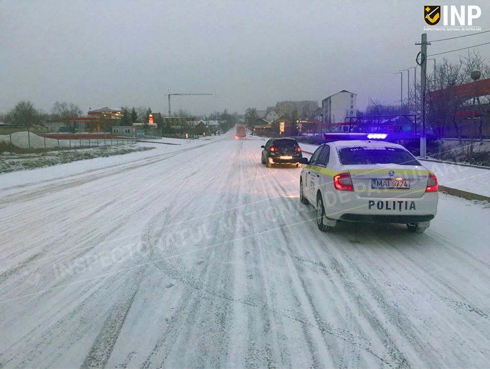 Cum se circulă pe traseele din țară. Anunțul polițiștilor. Foto: INP