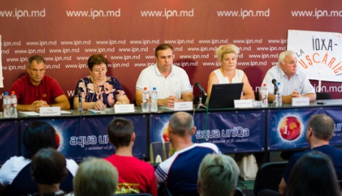 Жители Дрепкэуць жалуются на примара и требуют вмешательства прокуратуры.