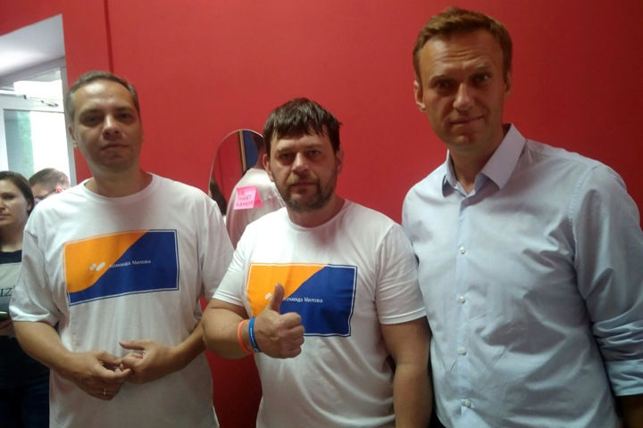 Бывшего главу штаба Навального в Барнауле Вадима Останина приговорили к девяти годам колонии.