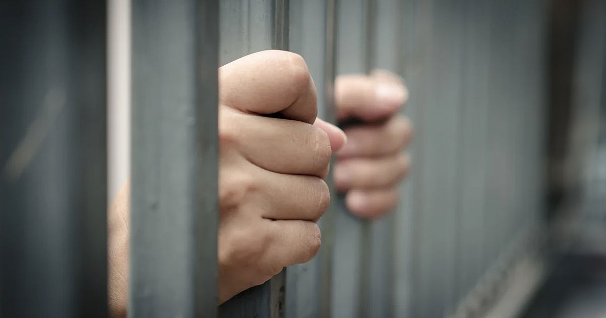 Doi bărbați, condamnați la închisoare pentru exploatarea sexuală a unei minore de 15 ani.
