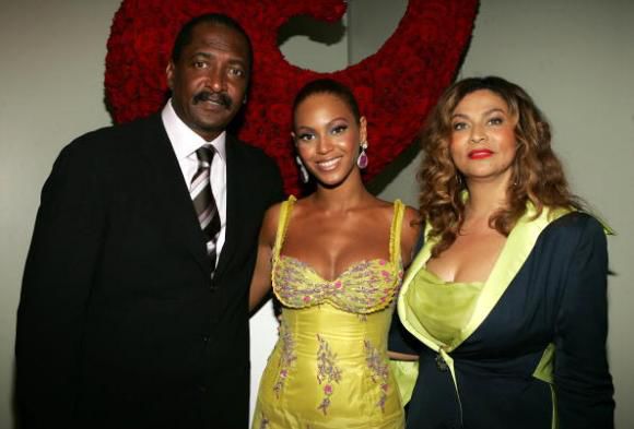 Tatăl lui Beyonce spune că artista nu ar fi avut succes dacă ar fi avut pielea mai închisă. Foto: digi24.ro