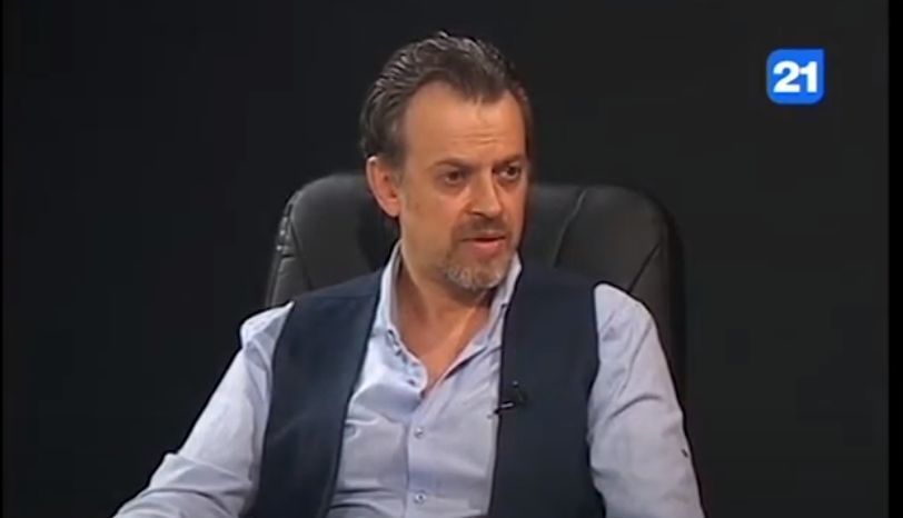 Директор театра Чехова Константин Харет. 