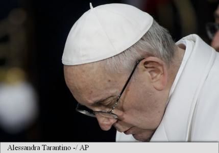 Papa Francisc recomandă evitarea dialogului cu Satan. Foto: AP Photo
