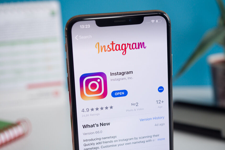 Instagram избавился от одной из самых спорных функций.