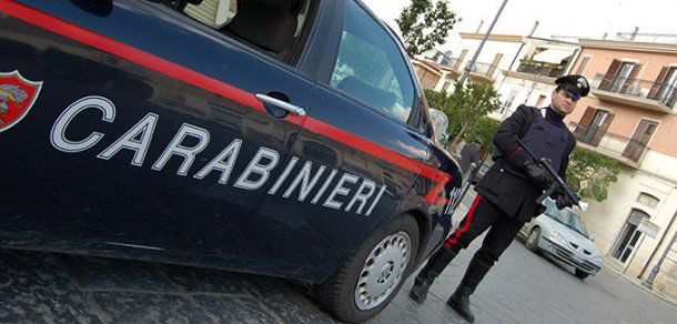 Un moldovean care intenționa să comită un furt dintr-un automobil a adormit pe bancheta din spate a mașinii. Foto: protv.ro