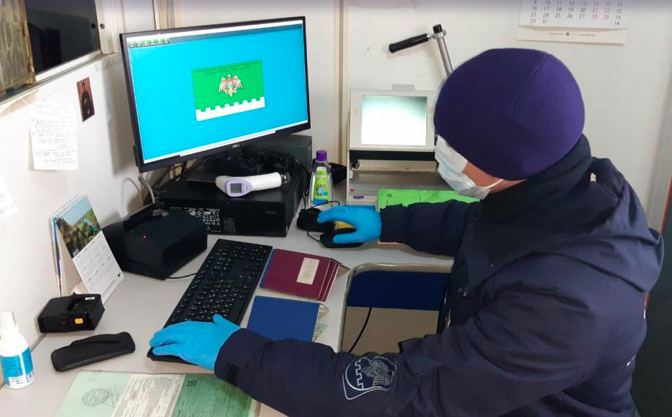У молдаванина на границе изъяли поддельные права, которые он нашел на улице в ФРГ.