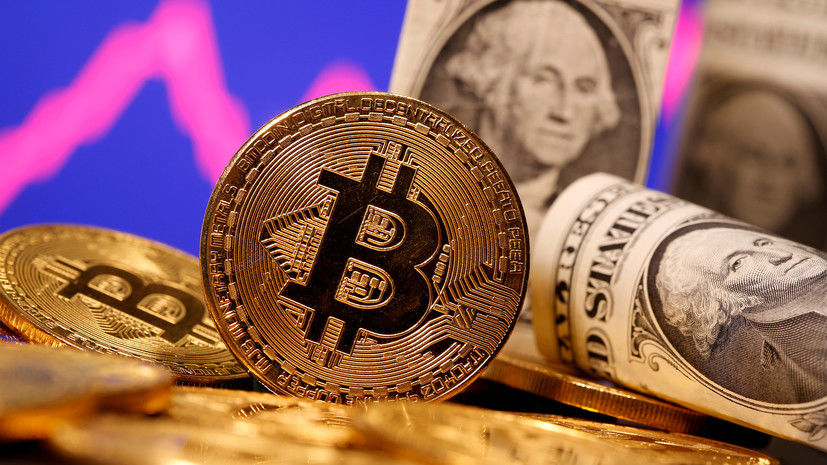 Стоимость биткоина достигла 67 тысяч долларов и побила рекорд.