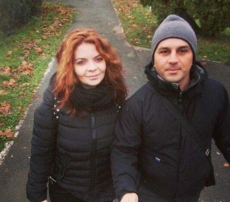 Un cuplu își căută nași de cununie pe un site de anunțuri. 