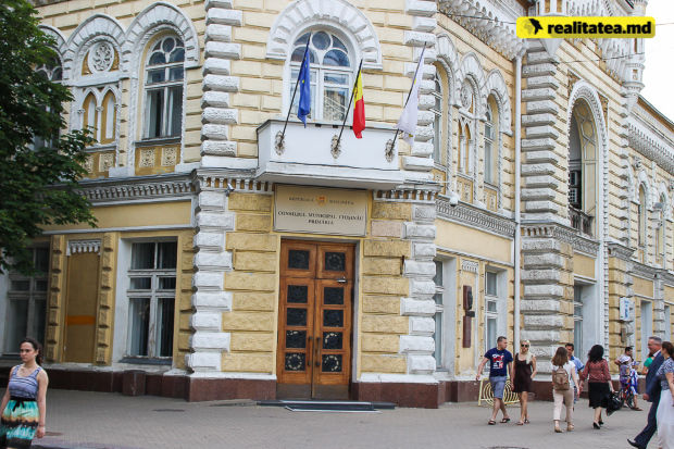 Tot mai mulți doritori de a deveni consilieri municipali pe cont propriu. Foto: realitatea.md