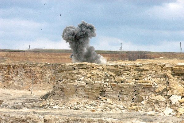 Peste 170 de obiecte explozive neutralizate în luna mai de geniştii militari. 