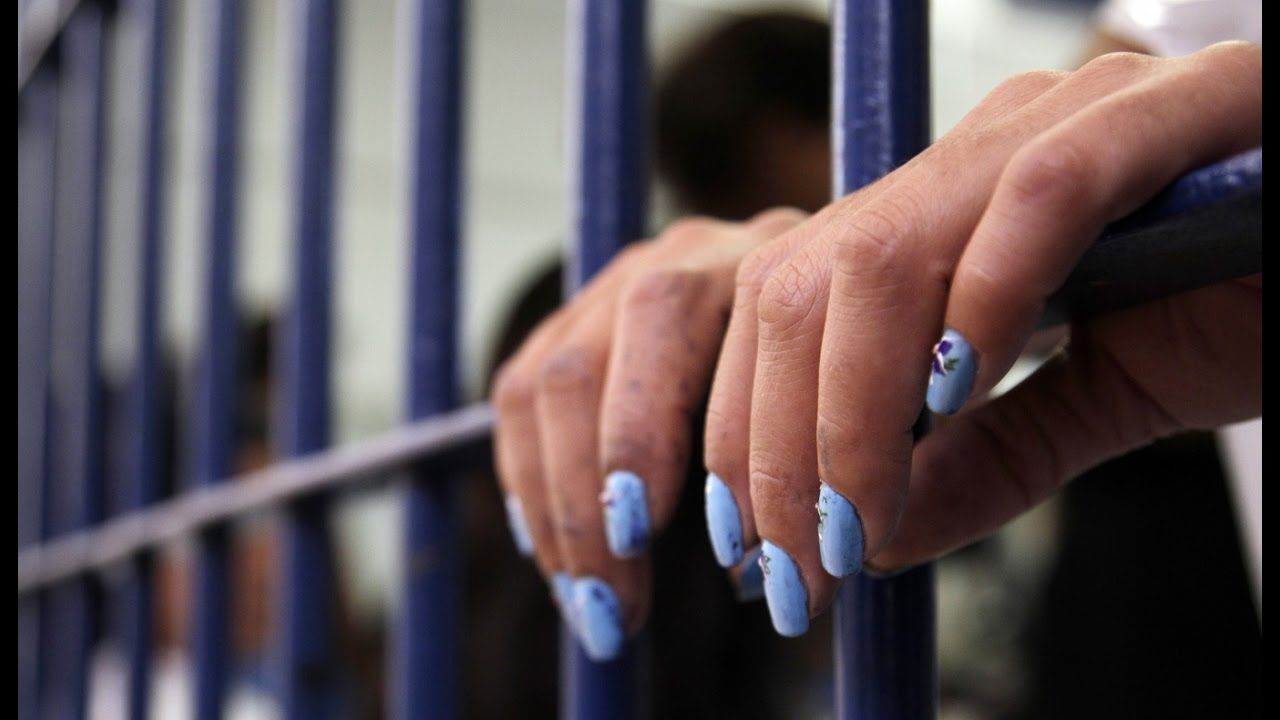 Сосед снял около года назад в регионе Падова, как она избивает 86-ти летнюю итальянку.