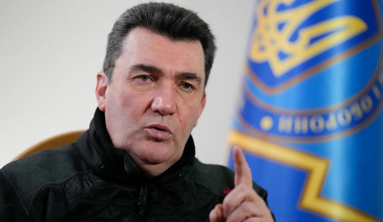 Данилов пригрозил РФ, что Украина получит дальнобойные ракеты.