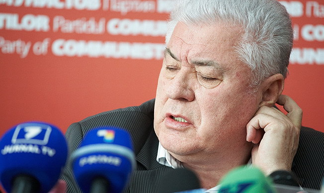 Лидер коммунистов назвал «недопустимым» тот факт, что магистраты КС ставят себя выше Конституции, «принимая решения исходя из чьих-то интересов».