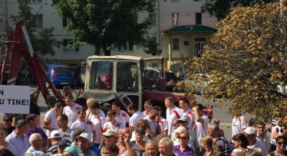 Fotbaliștii FC „Milsami Orhei” au ieșit la protest. Foto: protv.md