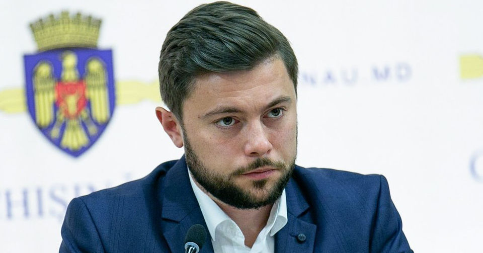 Киронда: Чебан и его «менеджеры» продолжают калечить тротуары в городе.