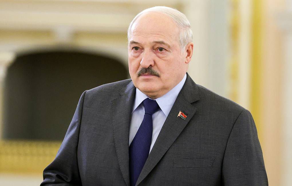Лукашенко: В народное ополчение войдут группы из 50 человек при сельсоветах.