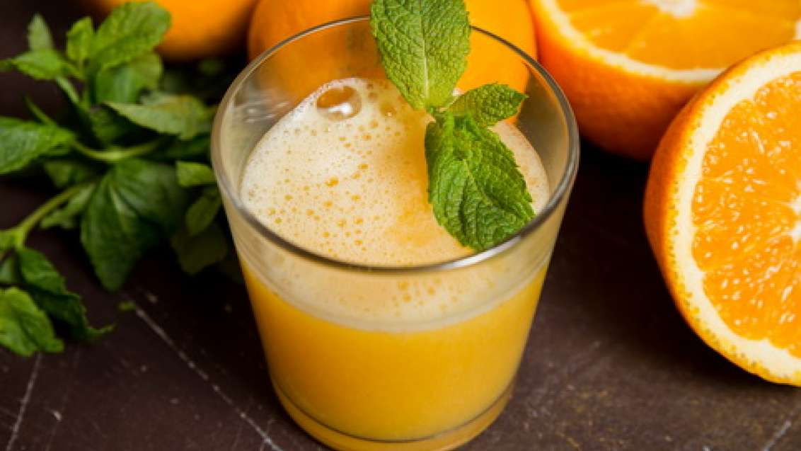 Studiu: Sucul natural de portocale reduce inflamația și îmbunătățește funcția vasculară.