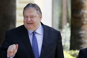 Grecii se întorc, din păcate, la urne, anunţă Venizelos