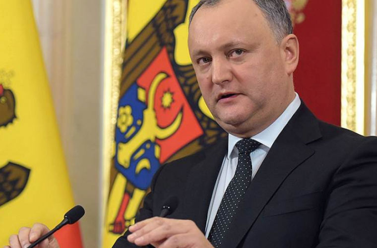 Dodon a cerut unui post TV să difuzeze gratuit fimul său. Foto: RTR Moldova
