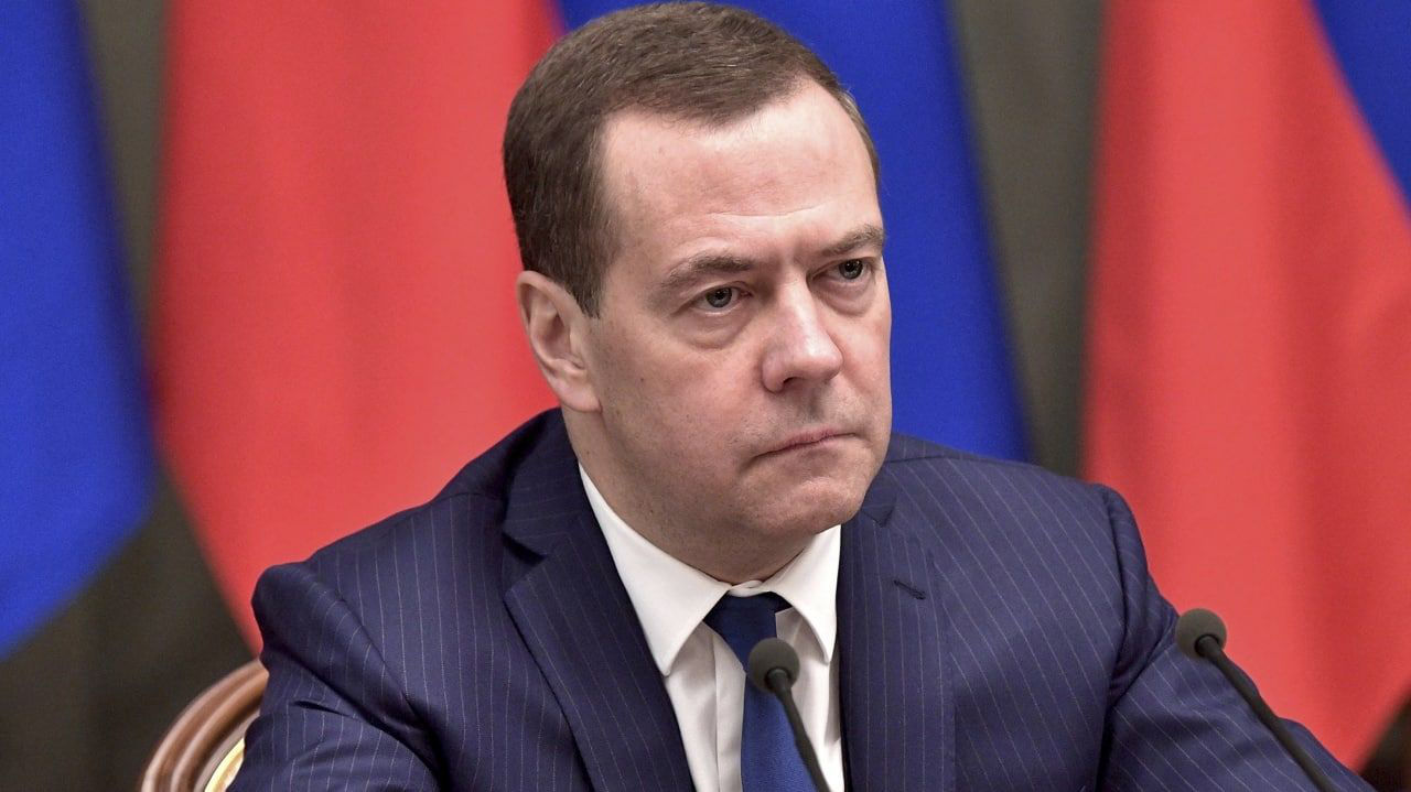 Медведев - о договоре по ядерной безопасности с США: Пусть приползут и попросят.