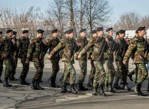 Военные чиновники за деньги помогали призывникам уклоняться от службы в армии.