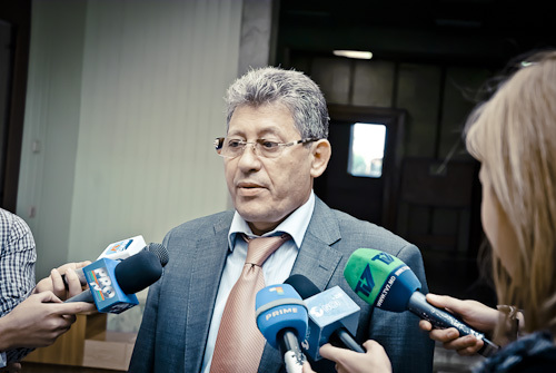 По поводу идеи "воссоединения" лидер либералов заявил: «Могу ответить тебе так: "тамбовский волк" тебе брат на следующих выборах и до конца твоей жизни!».