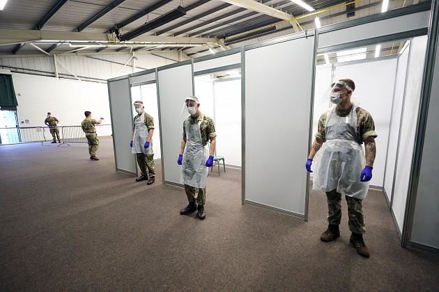 Врач объяснил сложность точного прогнозирования ситуации с COVID-19.