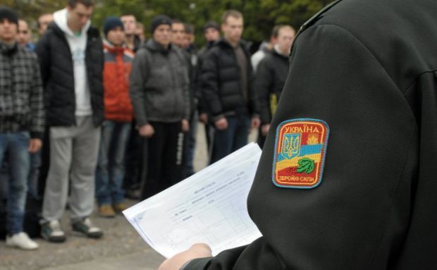 В Украине могут вернуть призыв в армию с 18 лет.