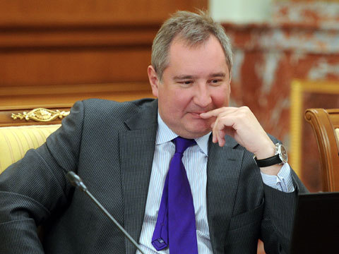 Дмитрий Рогозин назвал Траяна Бэсеску "болтушкой" после того, как президент Румынии пообещал присоединить к ней Молдову.