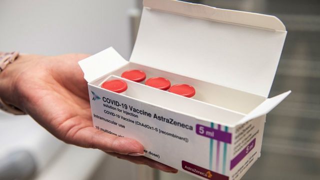 Румыния частично приостанавливает использование вакцины AstraZeneca.
