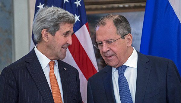 Переговоры в особняке МИД начались с опозданием в пятнадцать минут.