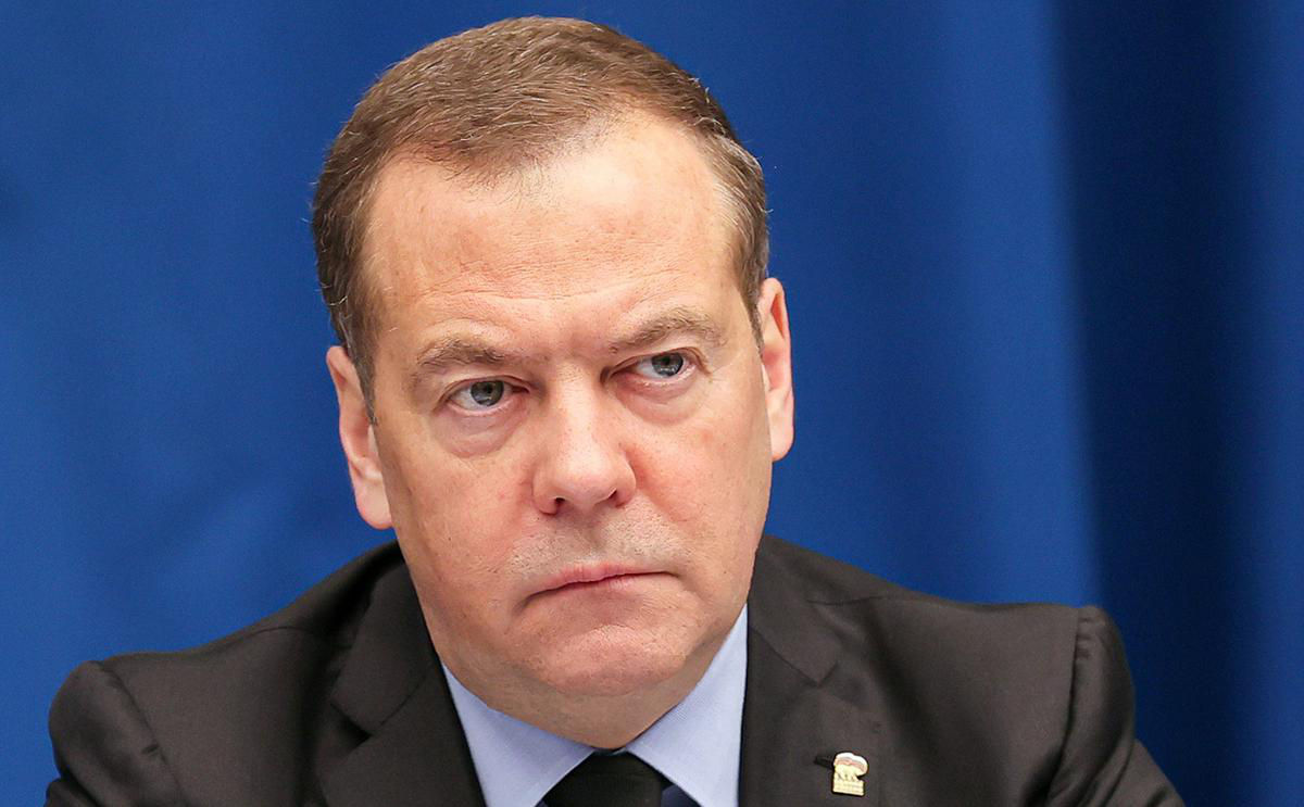 Медведев о переговорах с Украиной: Цена этой бумаги невысока.