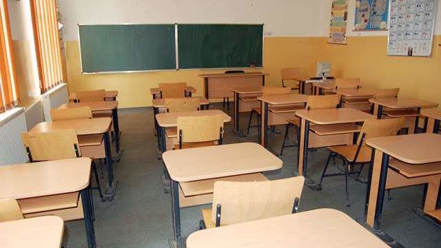 Aproape 2000 de cadre didactice lipsesc din școlile și grădinițele din Republica Moldova. 